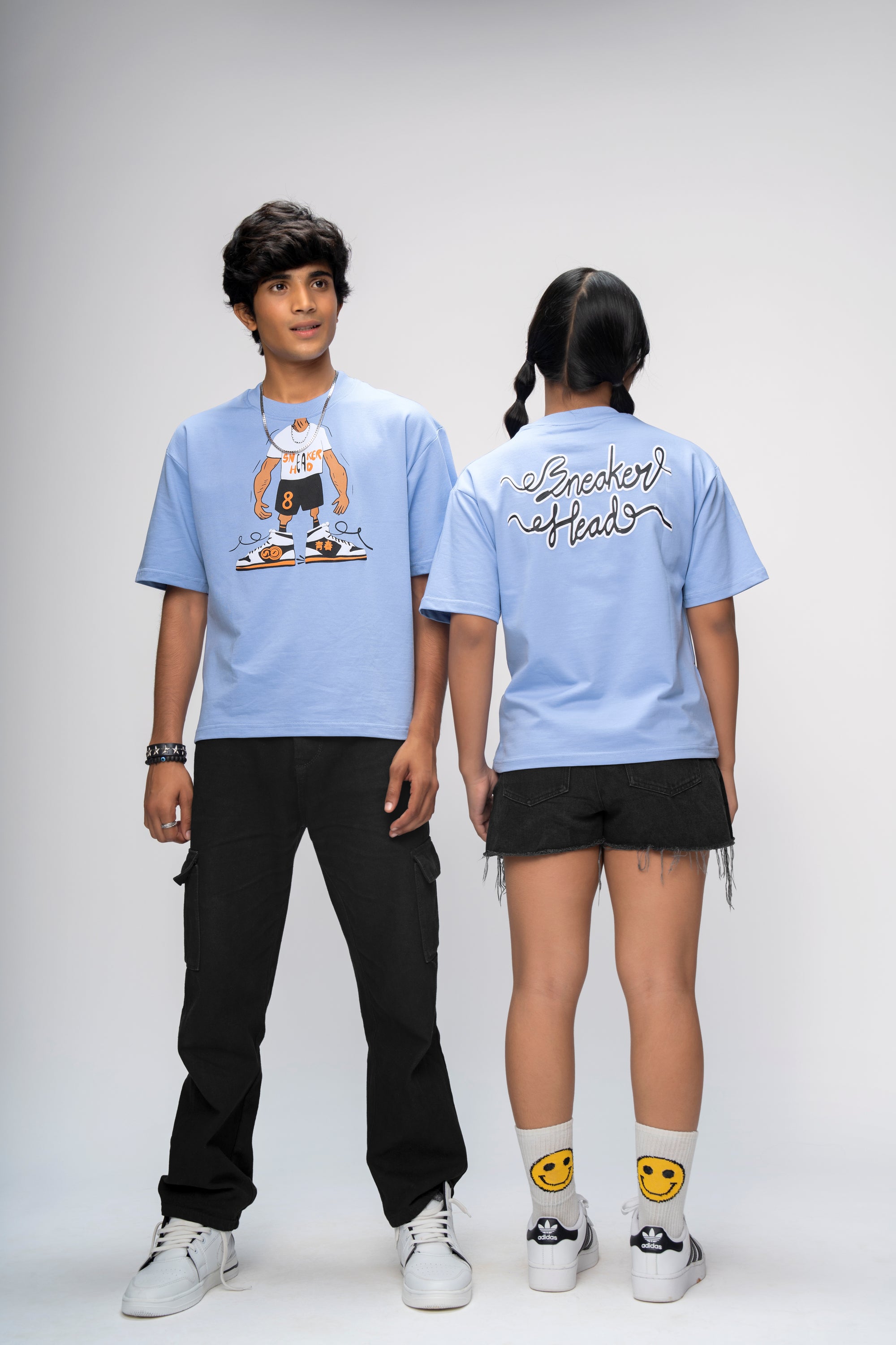 SNEAKER DOODLE BLUE OVERSIZED UNISEX T-SHIRT