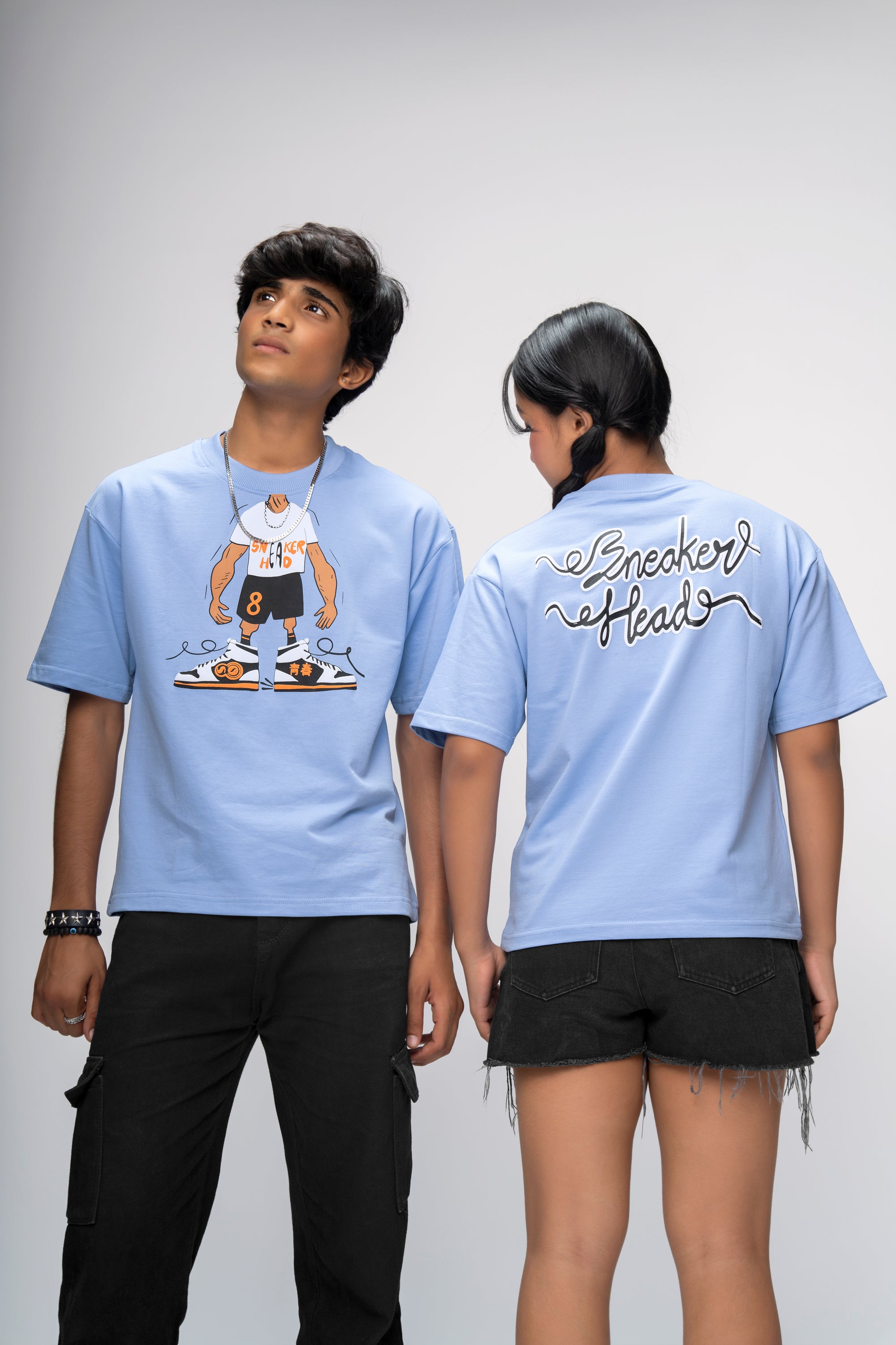 SNEAKER DOODLE BLUE OVERSIZED UNISEX T-SHIRT
