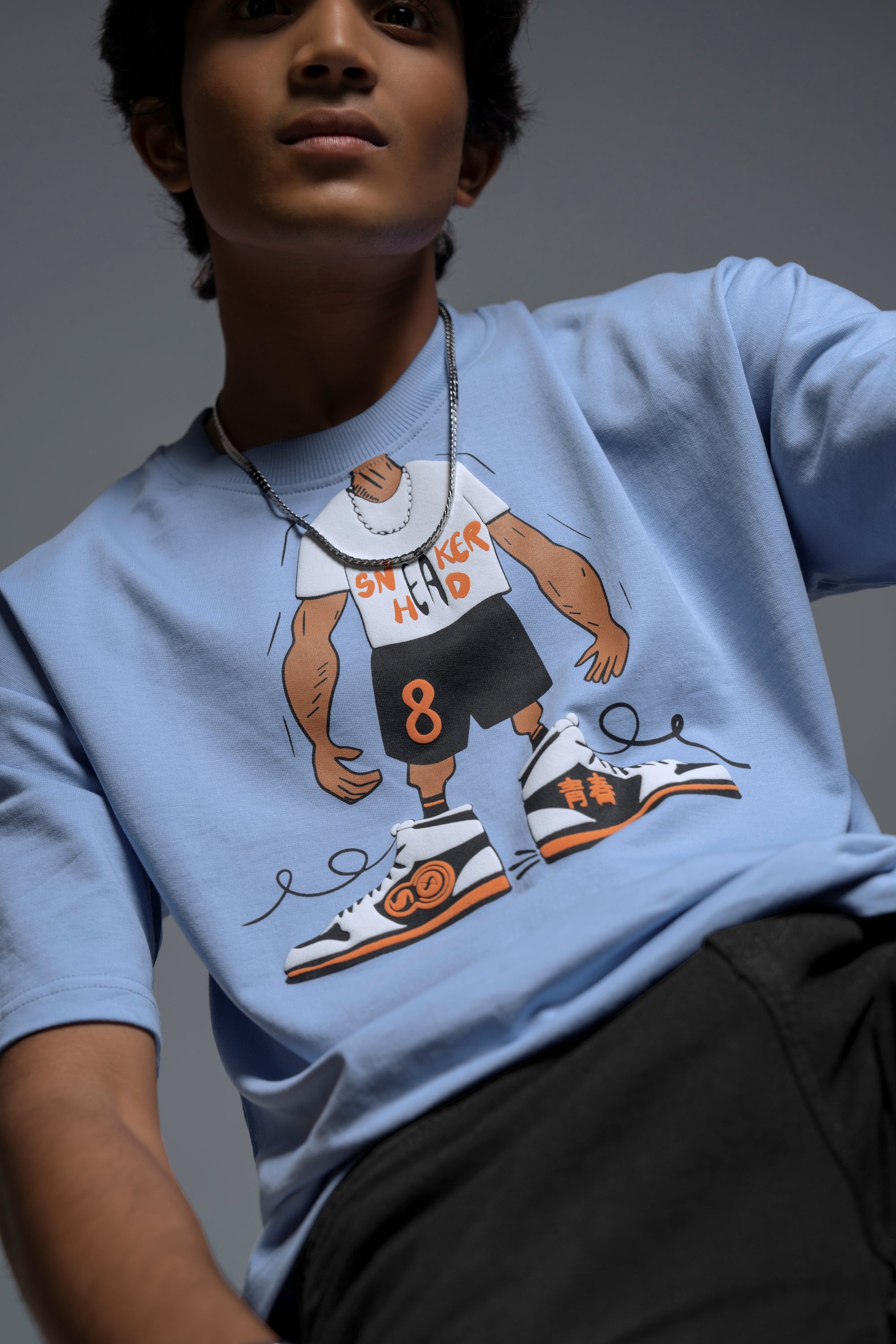 SNEAKER DOODLE BLUE OVERSIZED UNISEX T-SHIRT